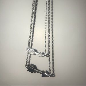 Double arrow necklace